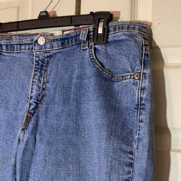 Levi's Vintage Y2K 550 Relaxed Boot Cut Jeans 12 - Picture 7 of 16